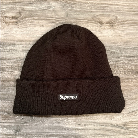 Supreme x New Era S Logo Beanie - Picture 2 of 3